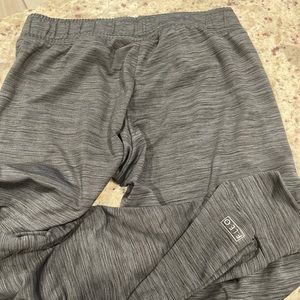 Fleo joggers, VEUC. Size small